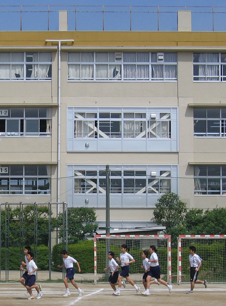 柏市立富勢中学校のサムネイル